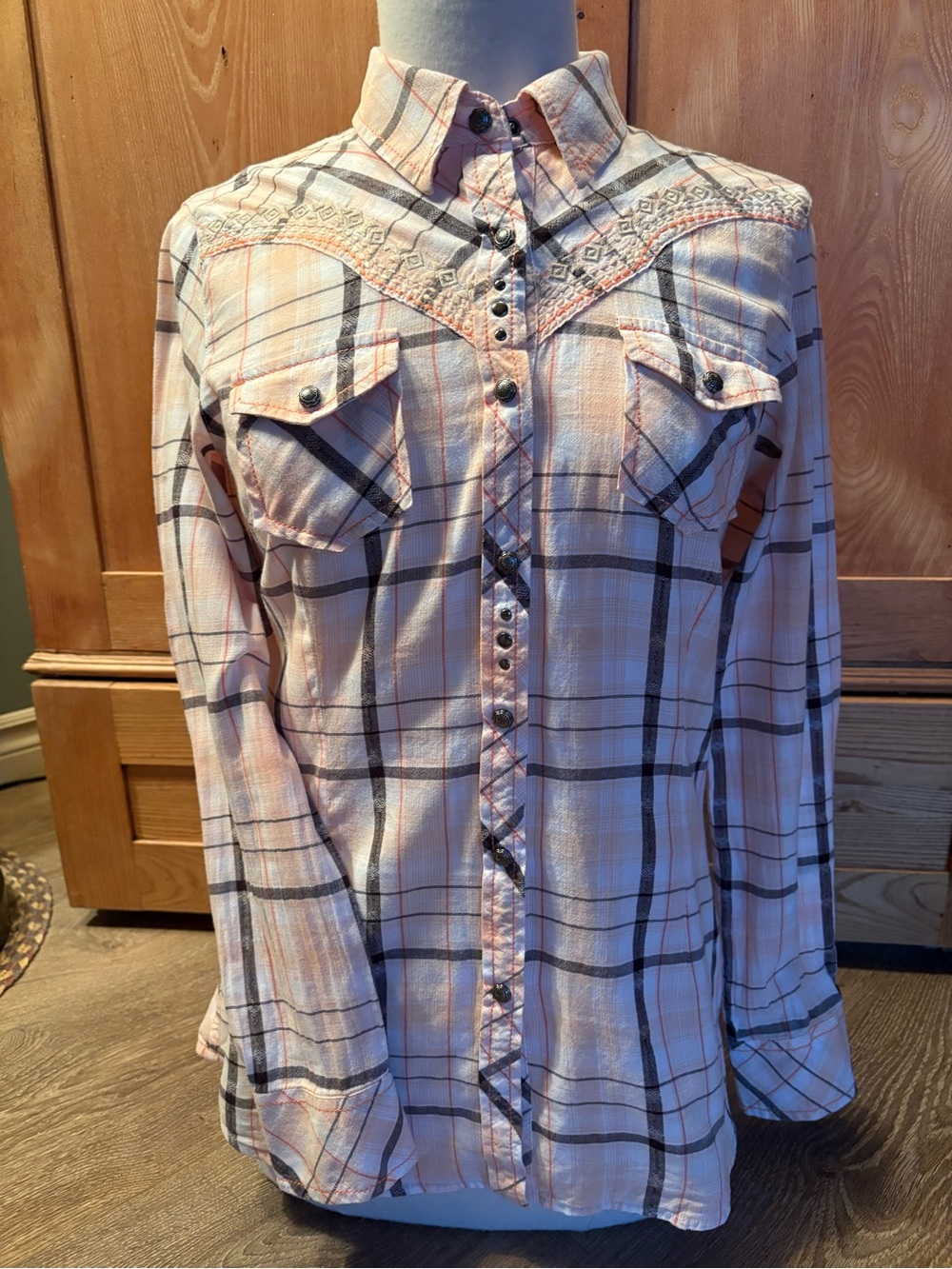 Ariat Women’s Fitted Plaid Western Shirt with Embroidered Detail - Size M